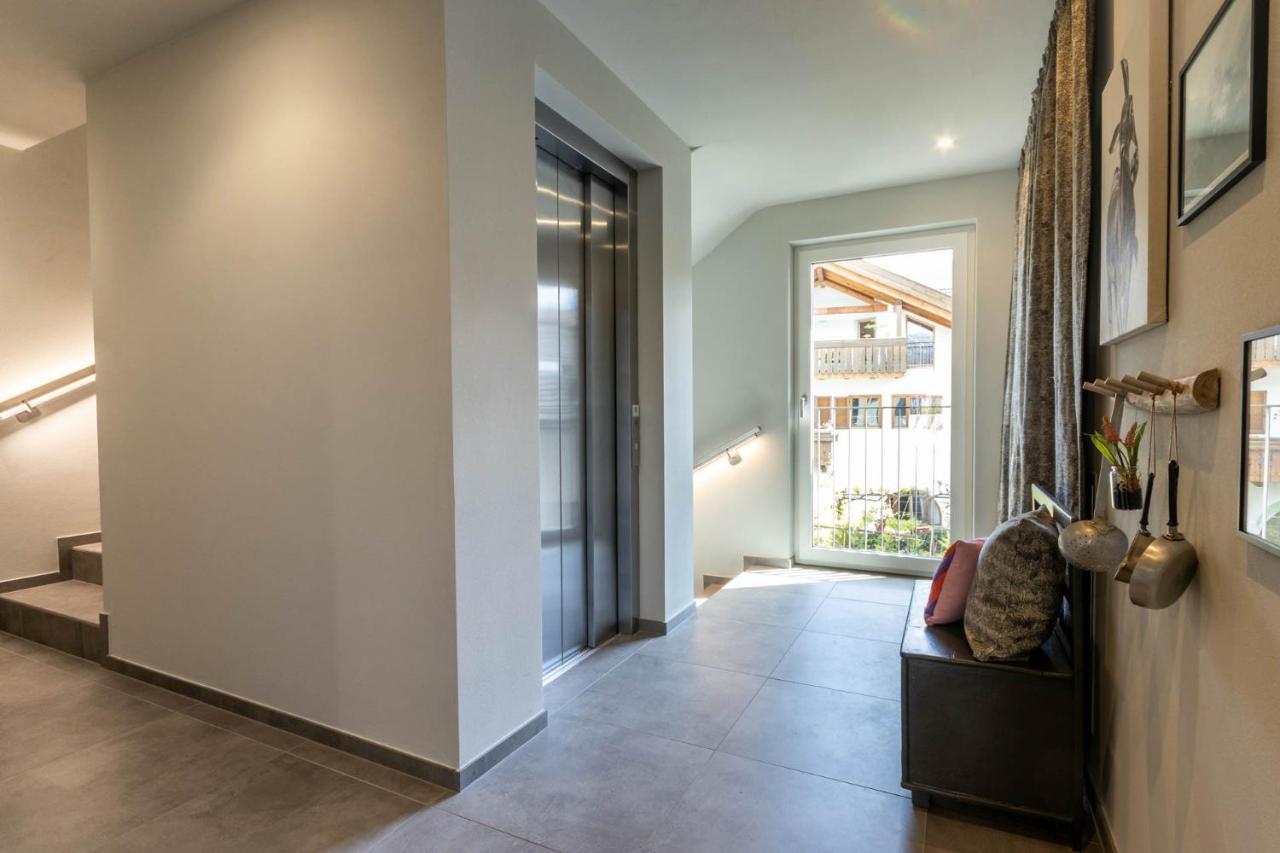 Mali Apartments Balcony Tirolo Esterno foto